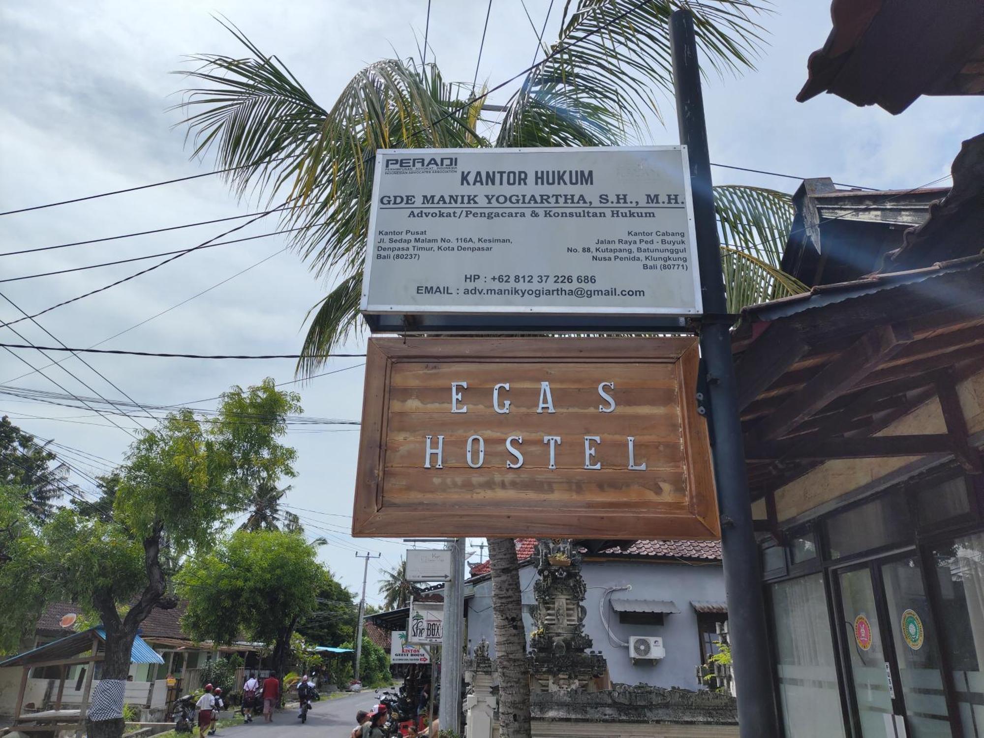 Ega S Hostel Batununggul Exterior foto