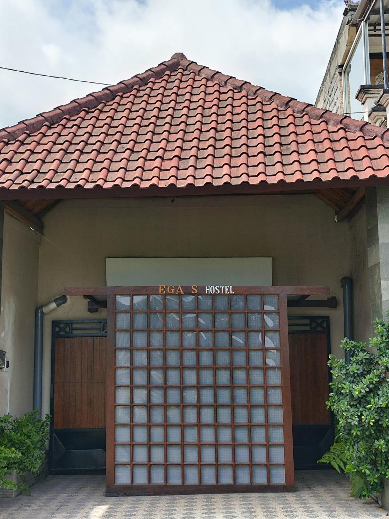 Ega S Hostel Batununggul Exterior foto